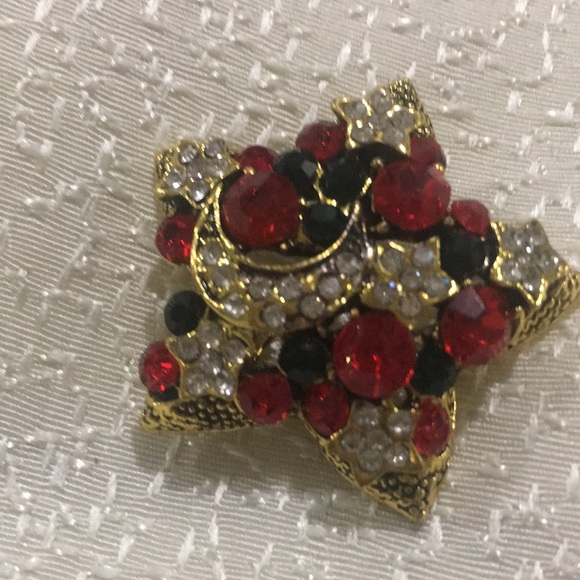 KLHHG Christmas Brooch - Picture 7 of 10